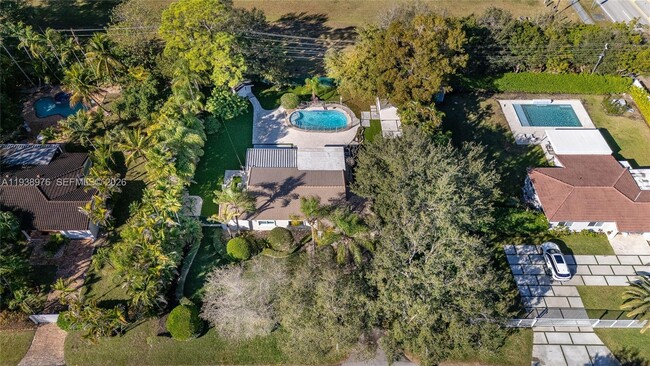 Building Photo - 5626 SW 69th Ave