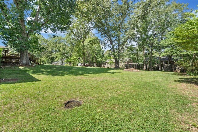 Building Photo - 405 Oakland Cir