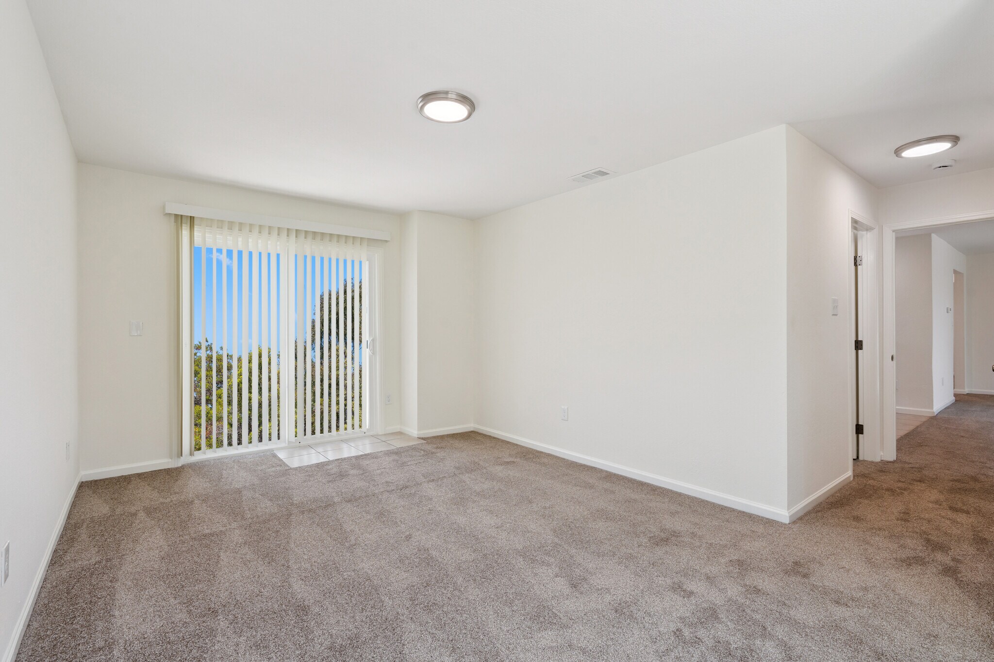 Building Photo - 5541 Highland Ave