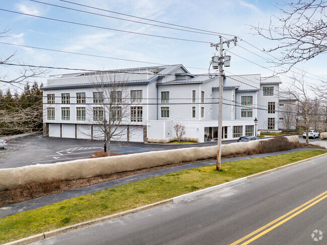 Building Photo - Harbor's Edge