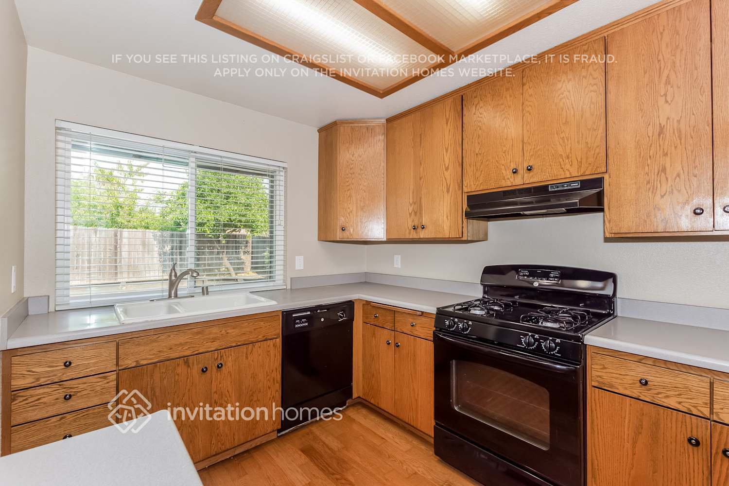 Building Photo - 1214 Cresthaven Dr