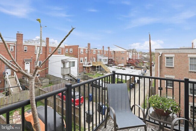 Building Photo - 181 E Reed Ave