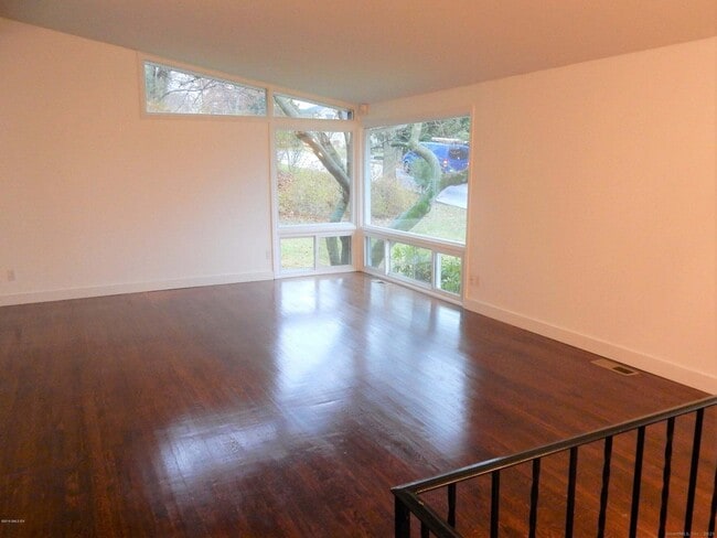 Building Photo - 4 Split Timber Pl