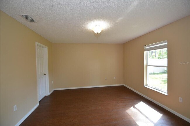 Building Photo - 85 Red Mill Dr