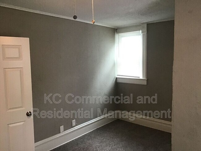 Building Photo - 107 Clinton Pl