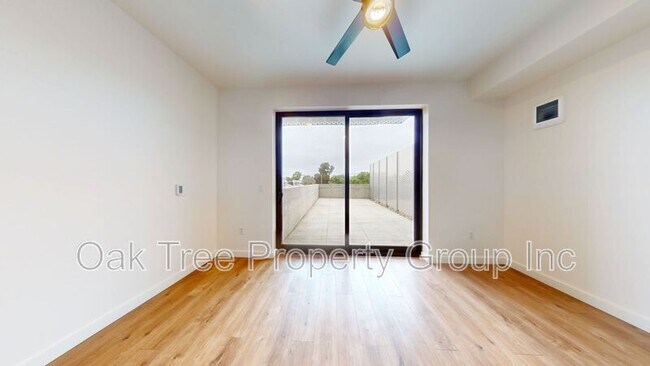 Building Photo - 532 Union St