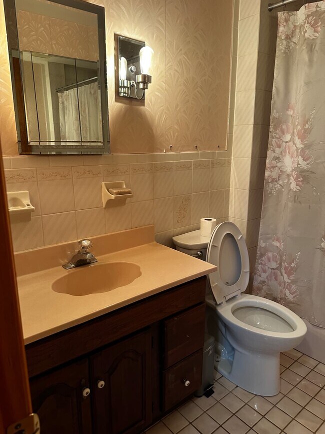 Building Photo - 198 Bryans Rd