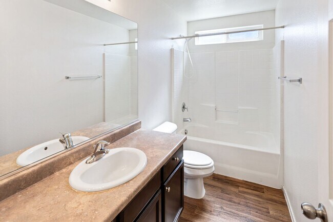 Building Photo - 3 Bath Southwest Cul de Sac Home