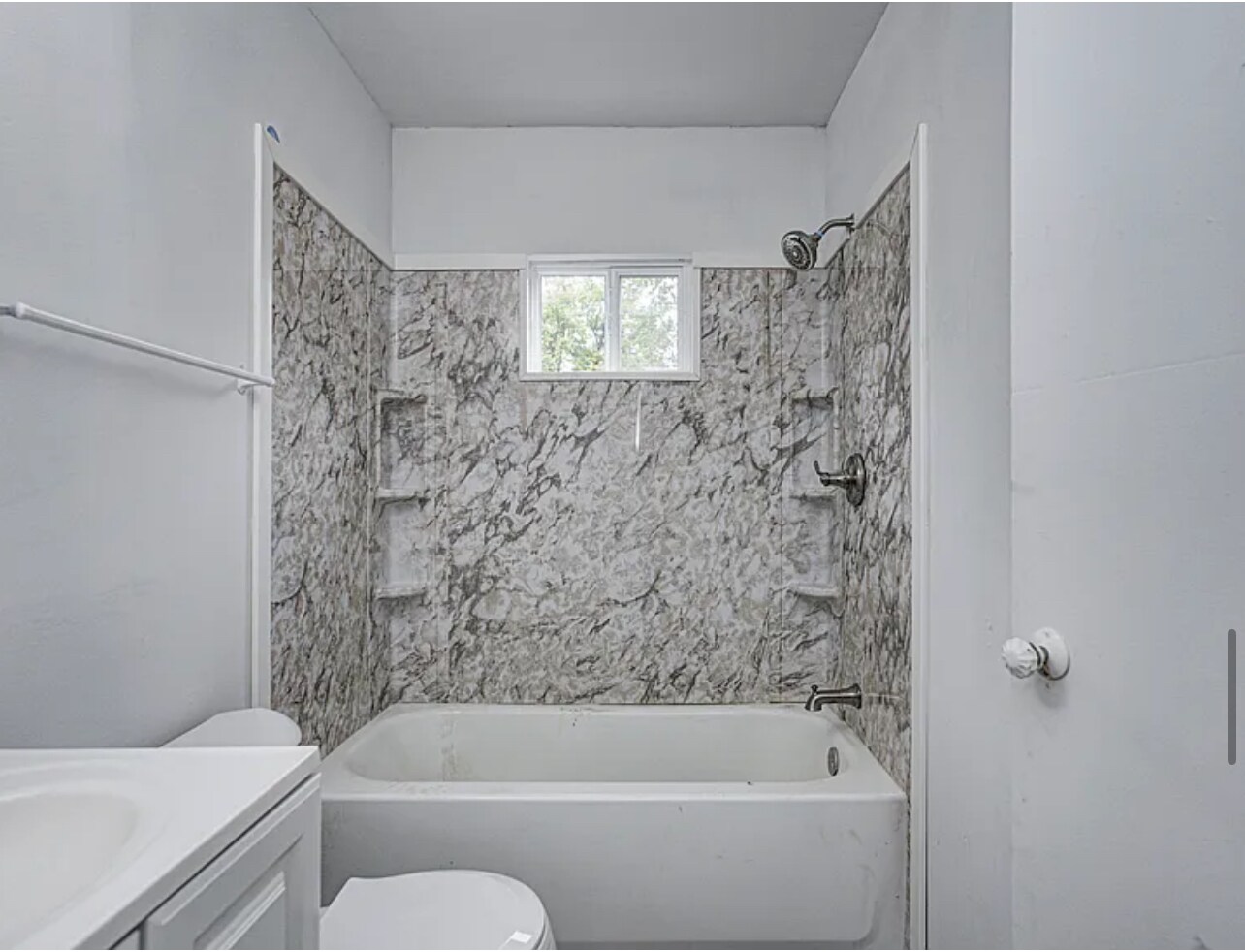 Building Photo - 734 N Arnolda Ave