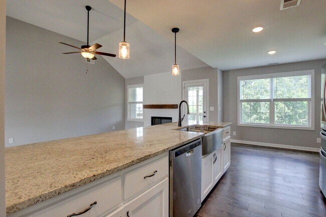 Building Photo - 1092 Barnhill Rd