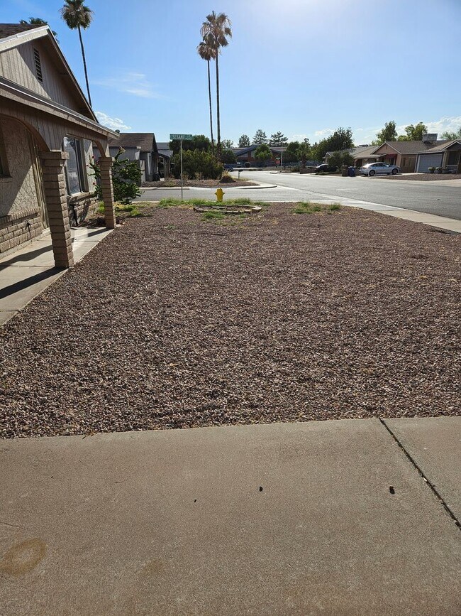 Building Photo - 3 BED 2 BATH TEMPE CORNER LOT