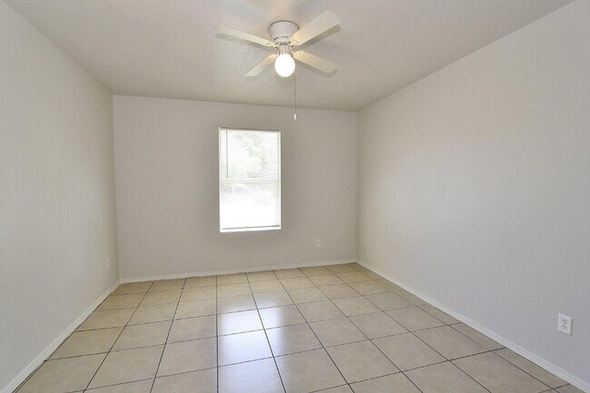 Building Photo - Clean Single-Level Home in Charter Pointe