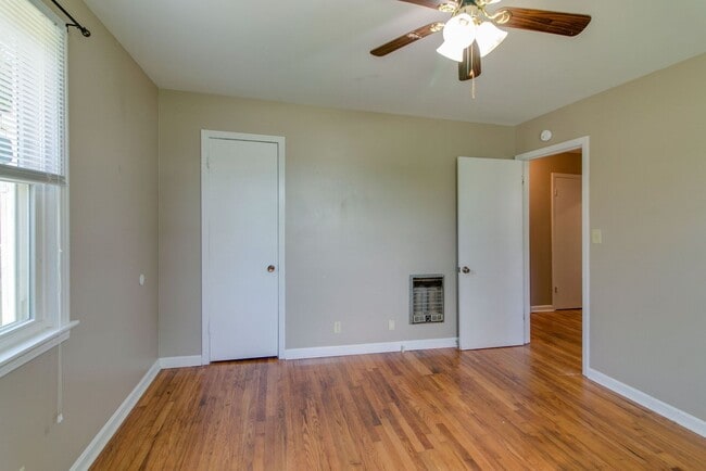 Building Photo - 430 Kelly Ln