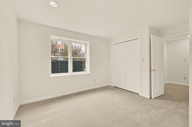 Building Photo - 2 Spindrift Way