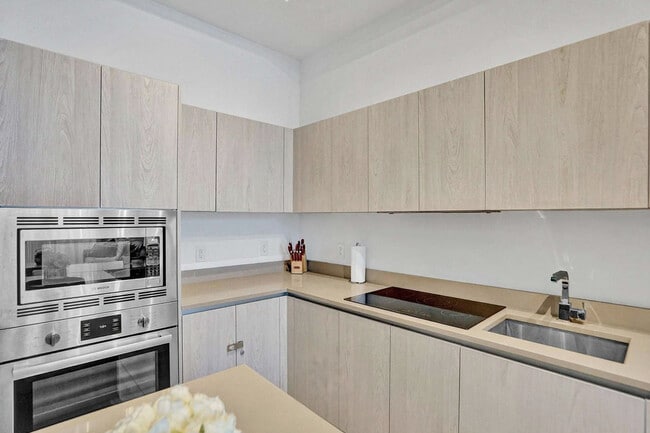 Building Photo - 4111 S Ocean Dr