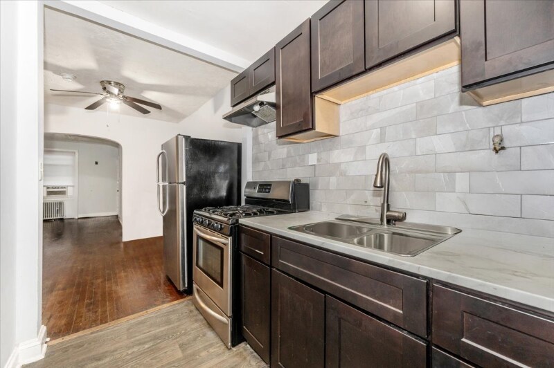 Building Photo - 1359 Bryant St NE