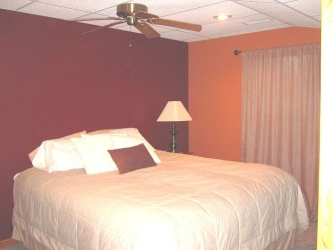 Building Photo - $2,250 | 4 Bedroom, 3.5 Bathroom DUPLEX | ...