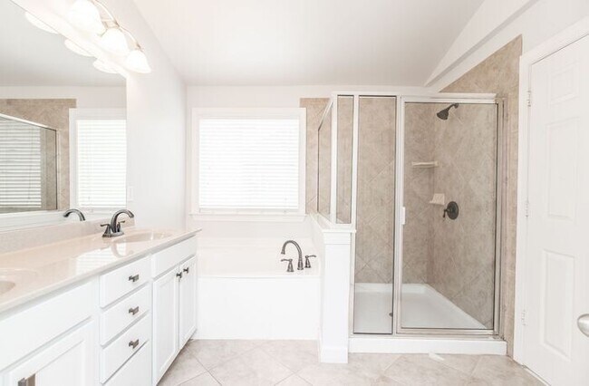 Building Photo - 2069 Cobblestone Cir NE