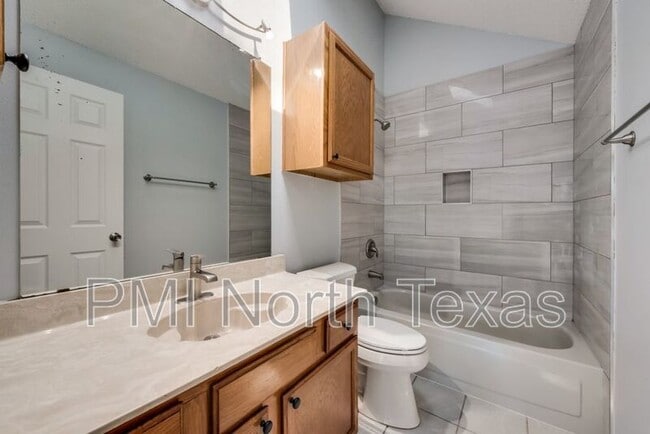 Building Photo - 1324 Azalia Bend