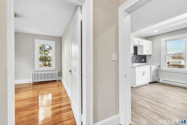 Building Photo - 126 Thomas St