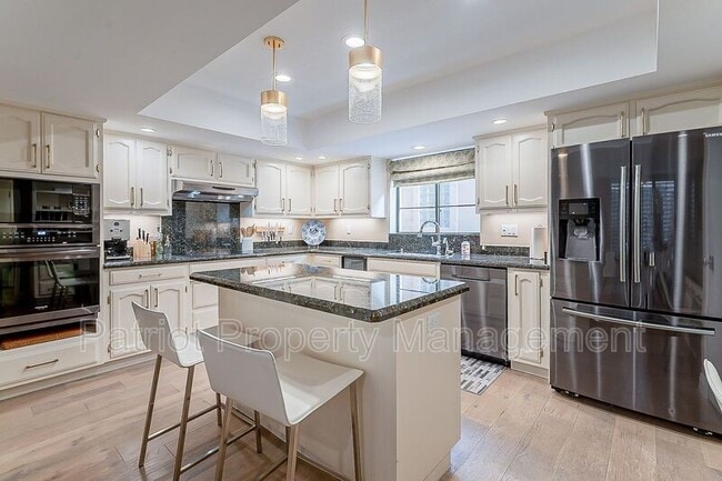 Building Photo - 8602 E Vista Del Lago