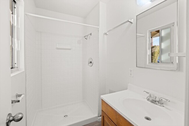 Building Photo - 6685 Sabado Tarde Rd