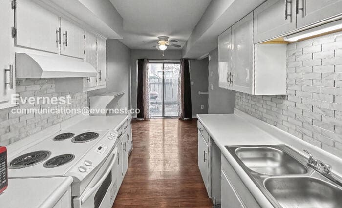 Building Photo - 2225 Golf Rd SW