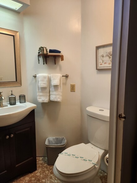Full Primary Bath - 7900 E Northlake Dr