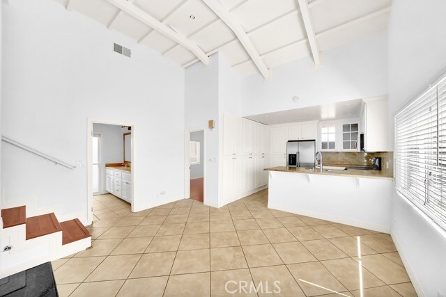 Building Photo - 500 Larkspur Ave
