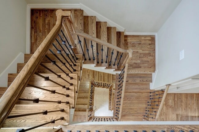 Building Photo - 8906 Lakeshore Bend Dr