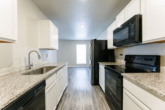 Building Photo - Beautiful 3 Bedroom 2 Bath Home in Frenship ISD!