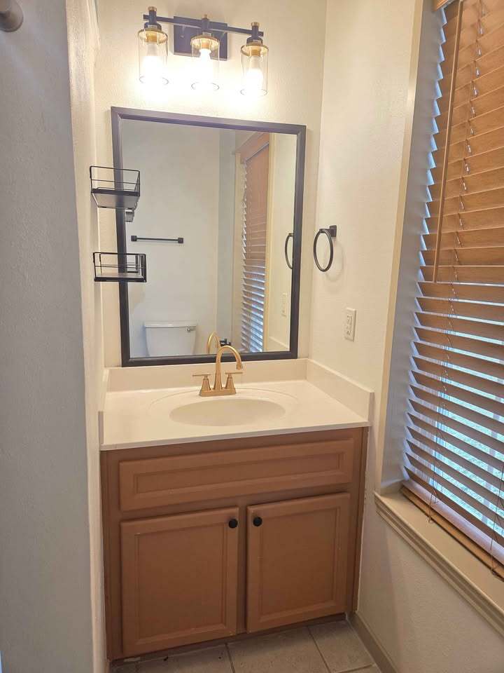 New finishes - 1424 Shoshoni Trl