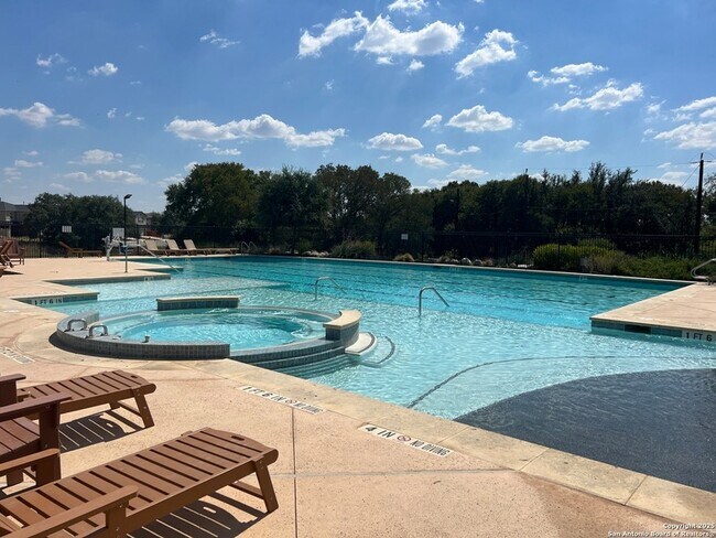 Building Photo - 2027 Sisyphus Vw