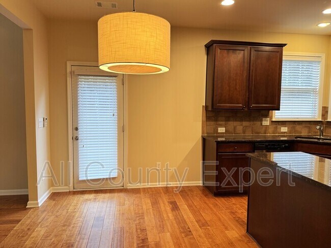 Building Photo - 5005 Shiloh Crossing Way