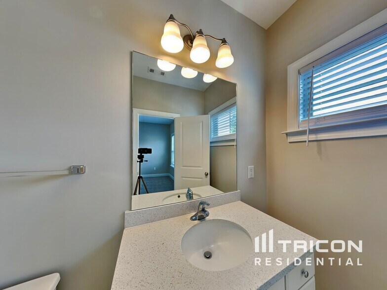 Building Photo - 2303 Mclean Chase