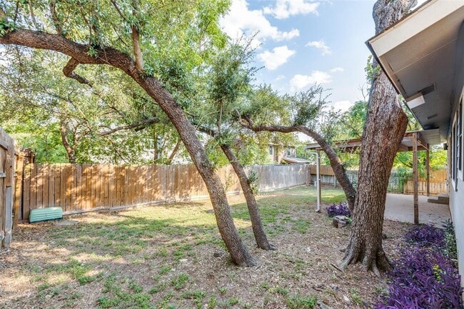 Building Photo - 7901 Keswick Dr