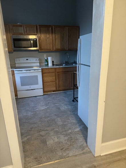 Building Photo - 14 Church St