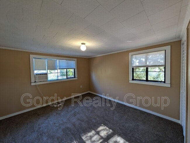 Building Photo - 3020 5th St