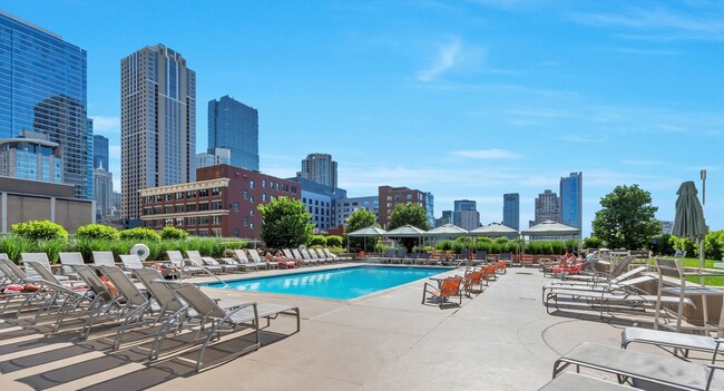 Building Photo - 545 N Dearborn St