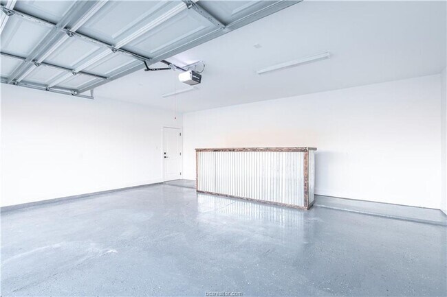 Building Photo - Historic District Gem! 4/3.5 Home Less tha...