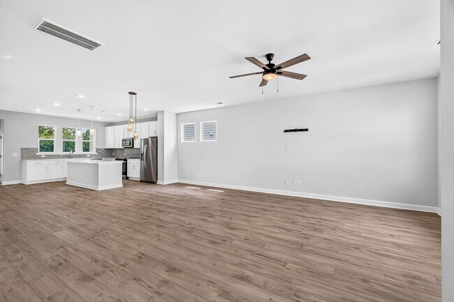 Building Photo - 5214 New Palm Ct