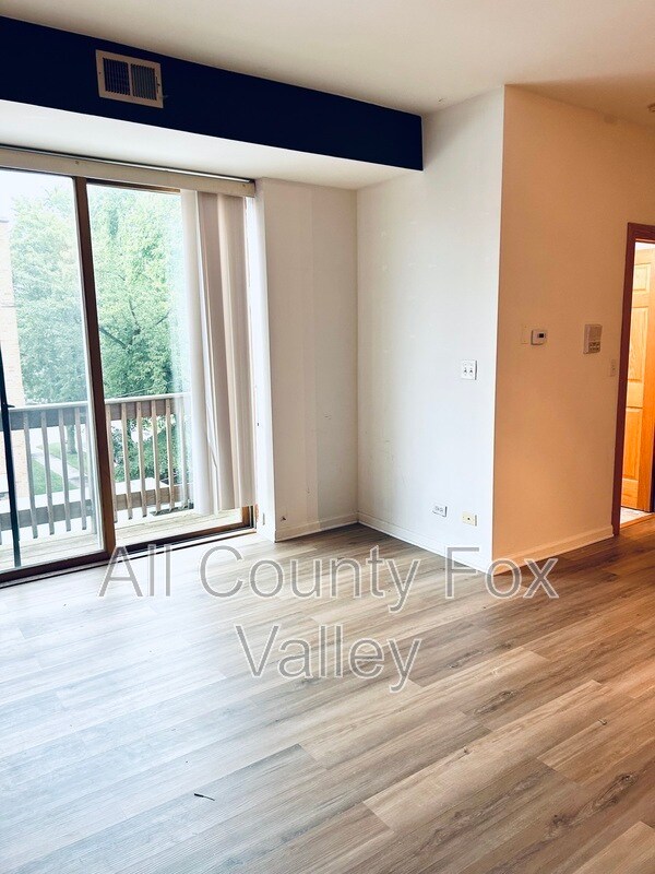 Building Photo - 7302 N Wolcott Ave