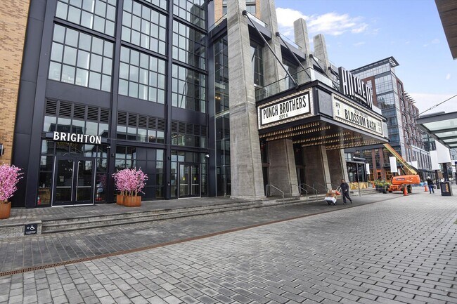 Building Photo - Chic Two-Level Condo in Prime SW Waterfront Location