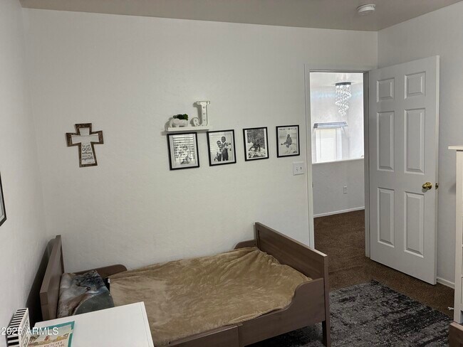 Building Photo - 13438 W Rose Ln