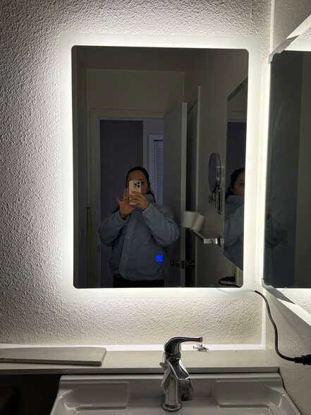 Building Photo - 3654 Queen Anne Way