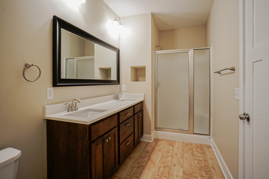 Building Photo - 8710 S 78th St