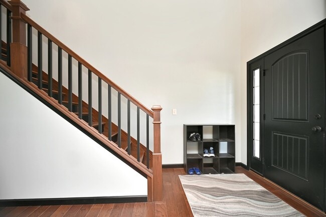 Building Photo - 1204 Ledgestone Dr