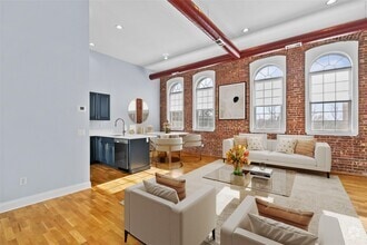 Building Photo - 200 School House Rd
