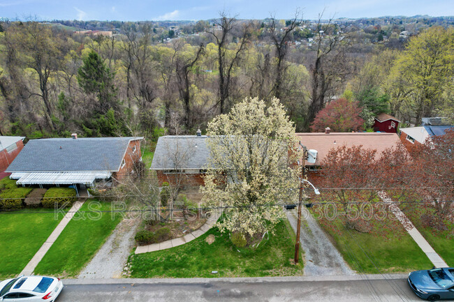 Building Photo - 370 Princeton Dr
