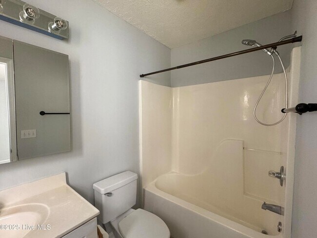 Building Photo - 117 NW 10th St